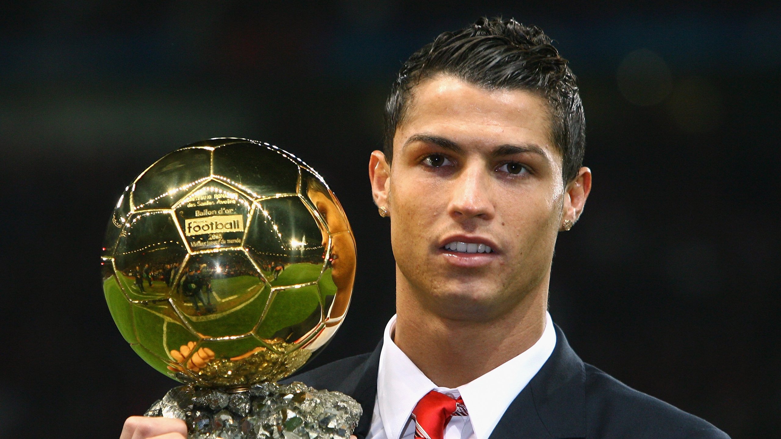 电竞产业与汽车产业的合作：赛事赞助与定制车型，电竞 赛车