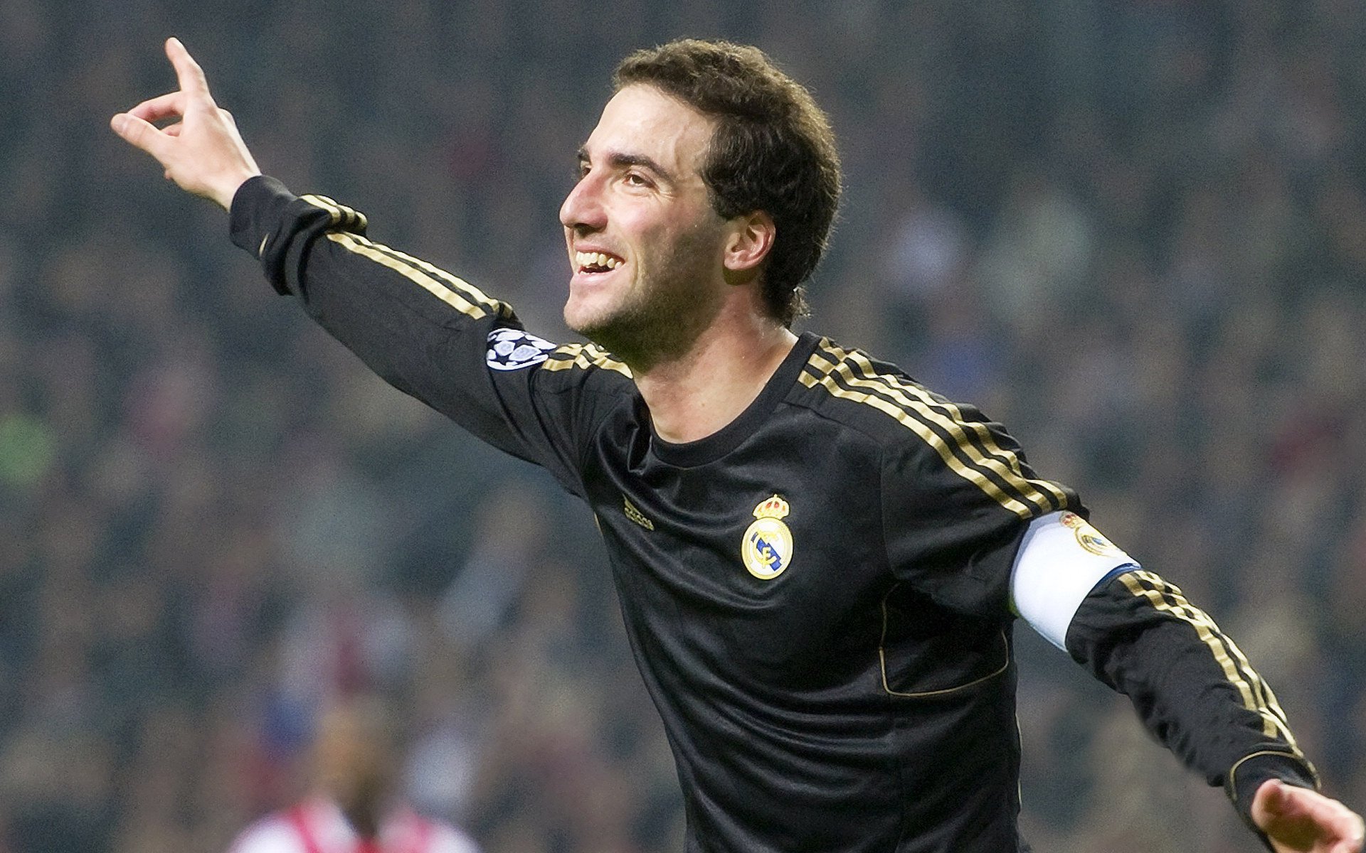 开云体育官网登入-英超激战：曼城主场4-2逆转阿森纳，冠军悬念再度拉开，曼城英超稳了